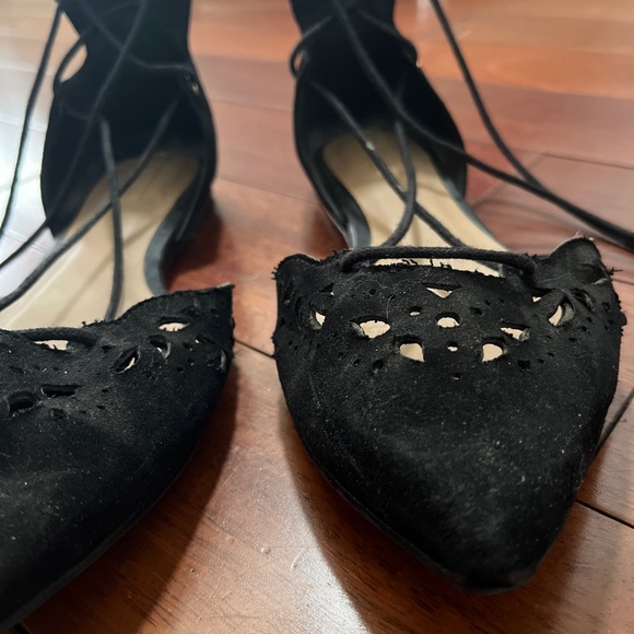 Black Aldo flats with wrap around ties - Picture 2 of 8